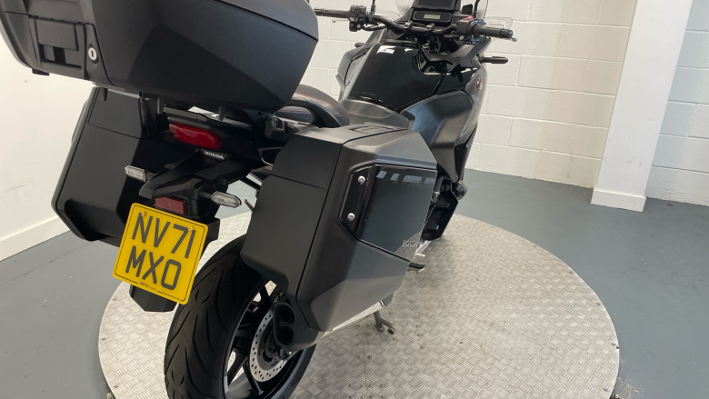 Honda NT1100 Manual (22 Model Year)